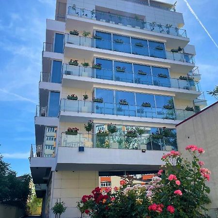 Marshal Garden Hotel Bucureşti Exterior foto The building of the Embassy of the Republic of Korea in Belgrade