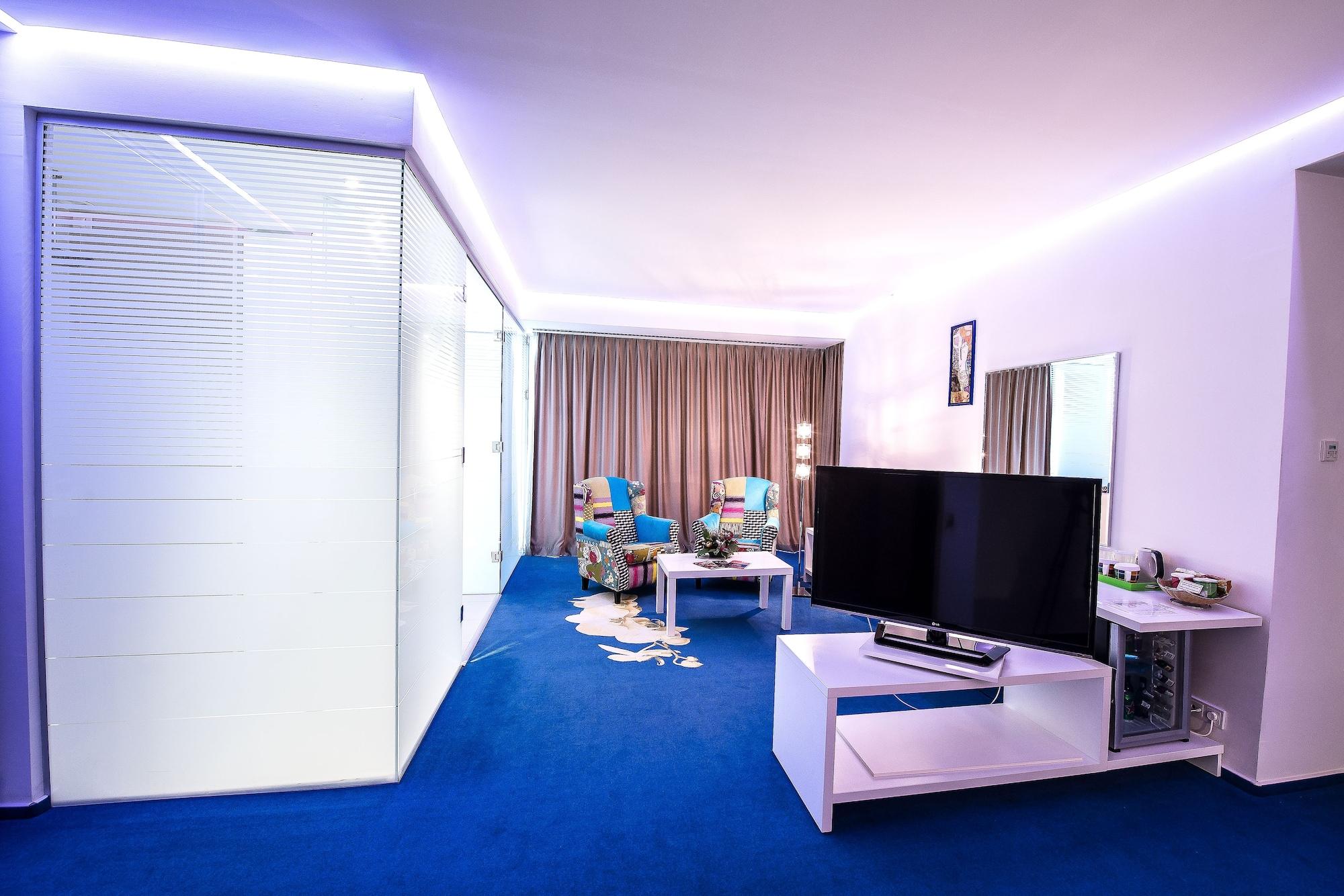 Marshal Garden Hotel Bucureşti Exterior foto A room at the hotel