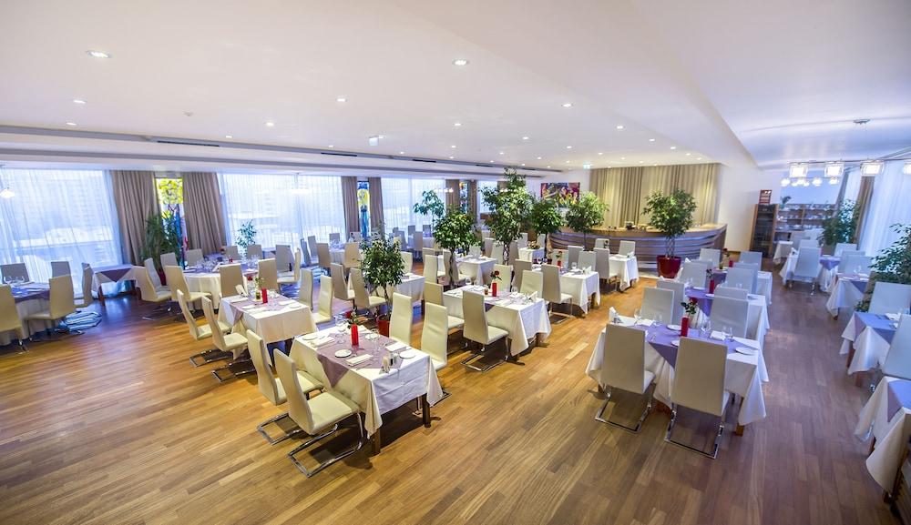 Marshal Garden Hotel Bucureşti Exterior foto The restaurant