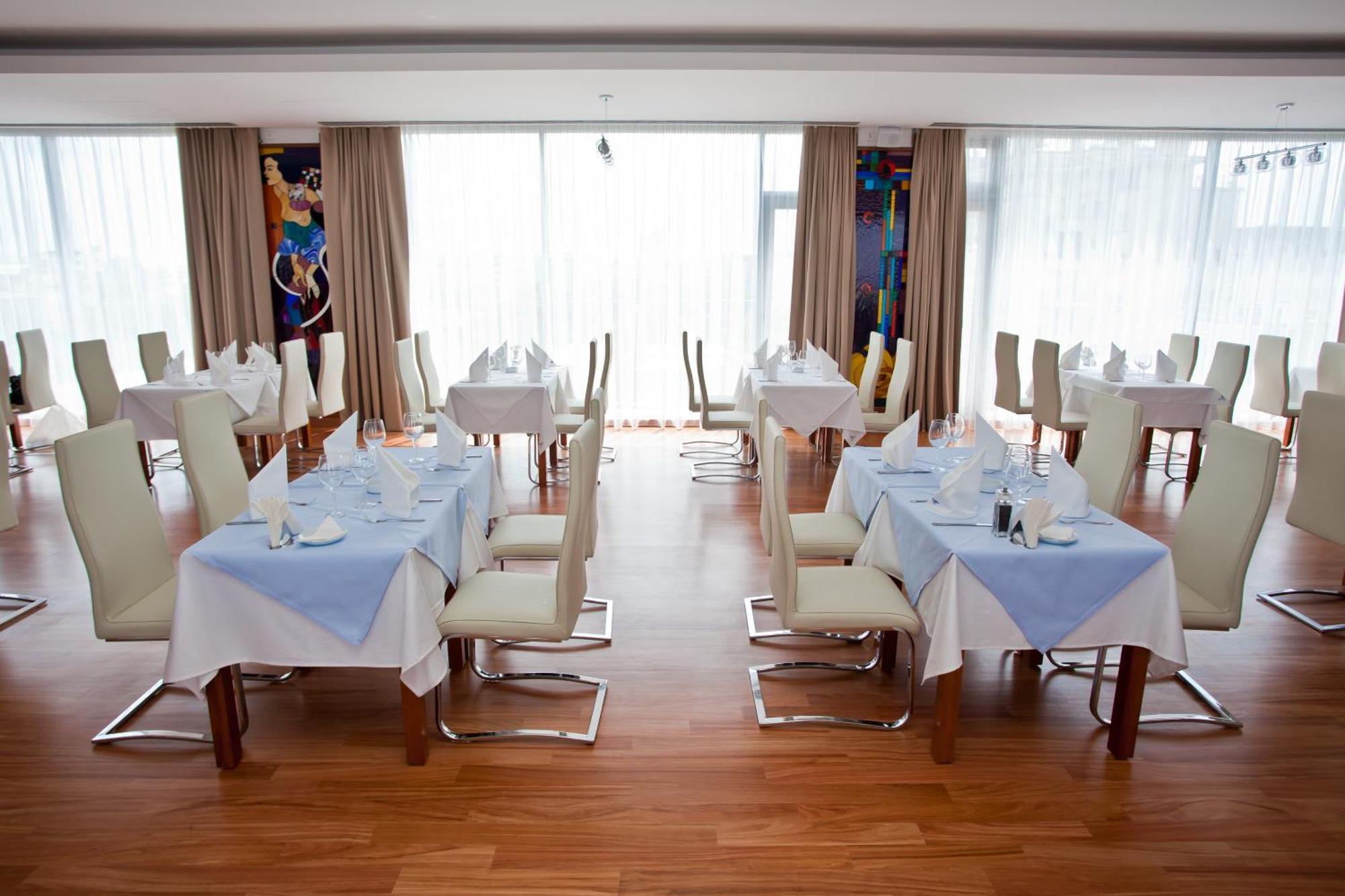Marshal Garden Hotel Bucureşti Restaurant foto Restaurant