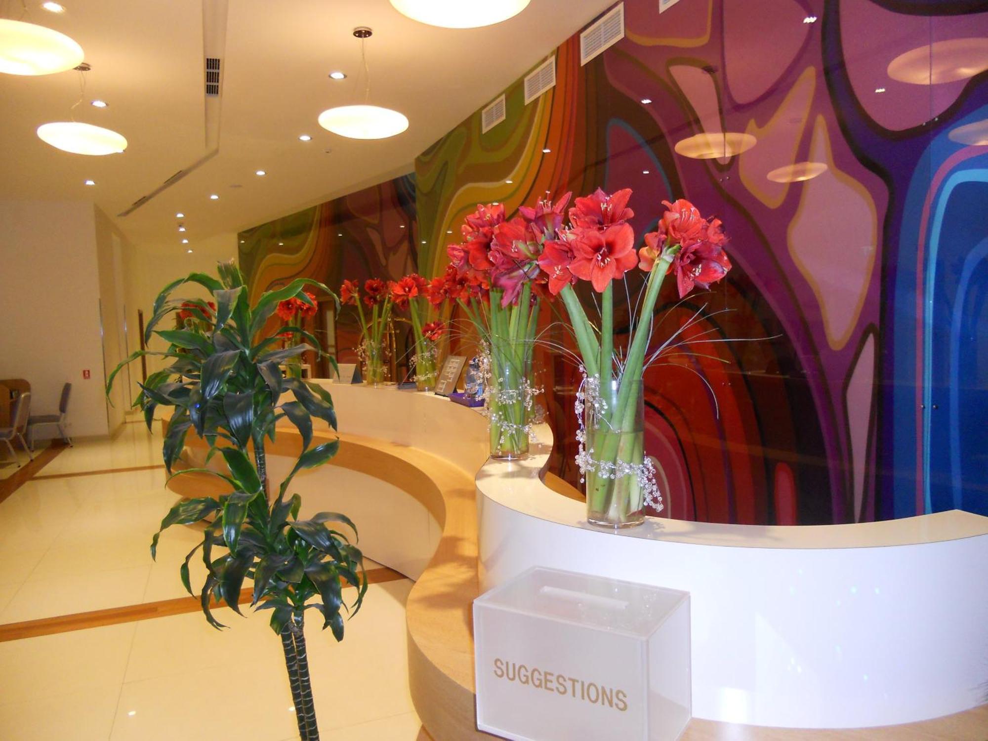 Marshal Garden Hotel Bucureşti Exterior foto Reception desk at the hotel