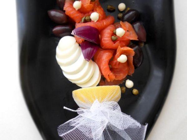 Marshal Garden Hotel Bucureşti Exterior foto Salmon and egg salad