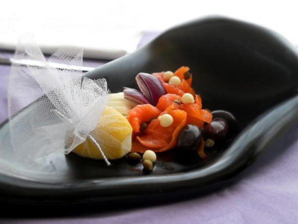 Marshal Garden Hotel Bucureşti Exterior foto A salad of olives, red peppers, and lemon
