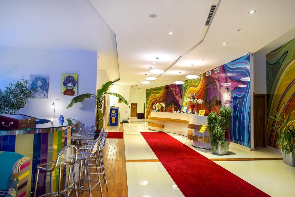 Marshal Garden Hotel Bucureşti Exterior foto Lobby