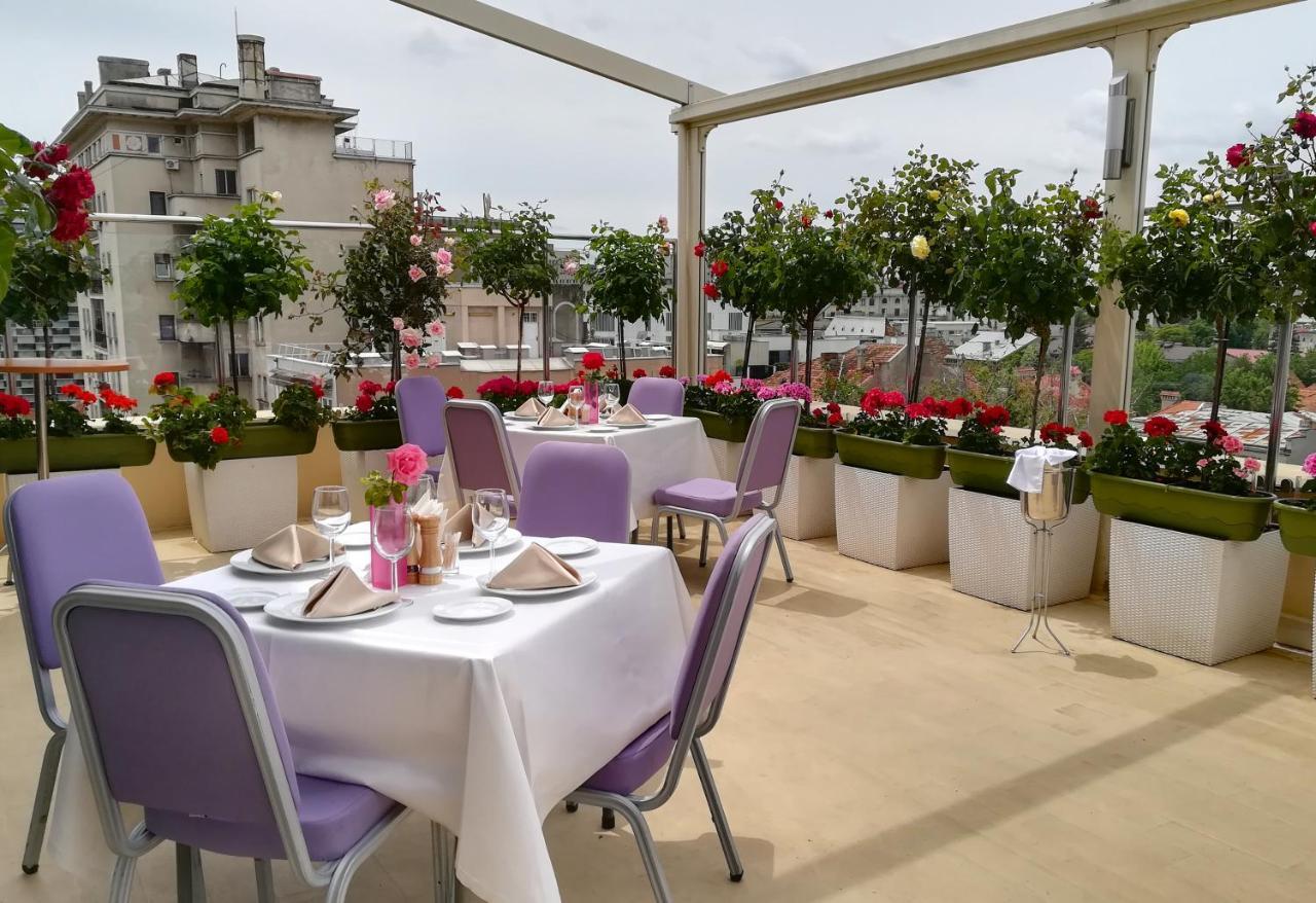 Marshal Garden Hotel Bucureşti Exterior foto The rooftop terrace
