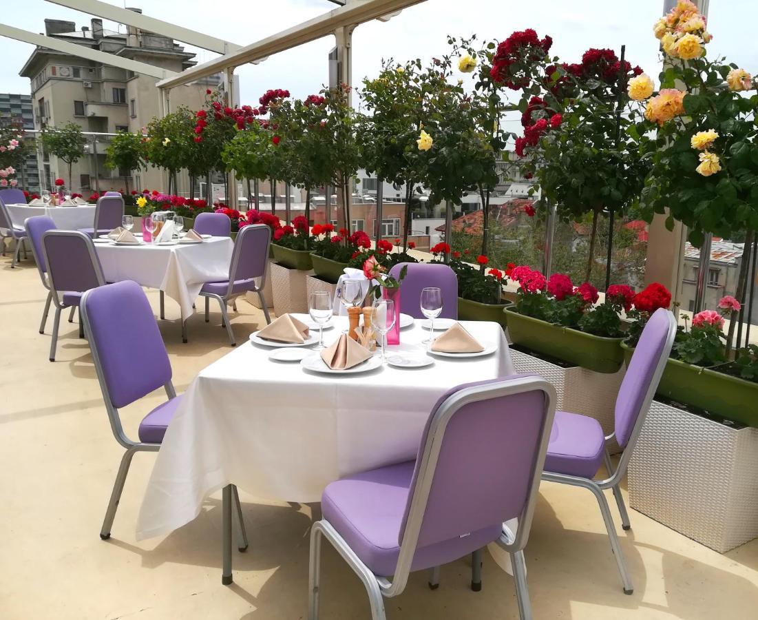 Marshal Garden Hotel Bucureşti Exterior foto The rooftop restaurant